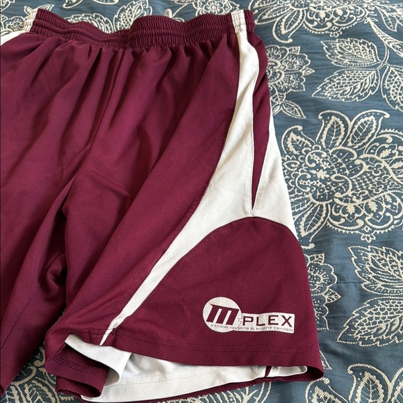 Maroon and White Men Shorts -L - Picture 2 of 9